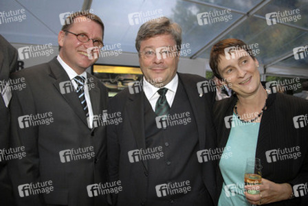 Reinhard Bütikofer (Mitte) mit Gästen