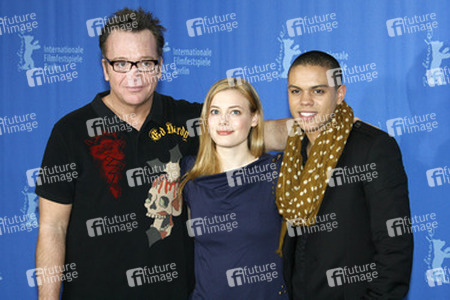 Tom Arnold, Gillian Jacobs, Evan Ross