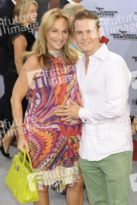 Caroline Beil, Pete Dwojak