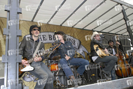 Stefan 'Russ T. Rocket' Buehler, Alec 'Boss Burns' Völkel, Sascha 'Hoss Powers' Vollmer, André 'Guss Brooks' Neumann (The BossHoss)