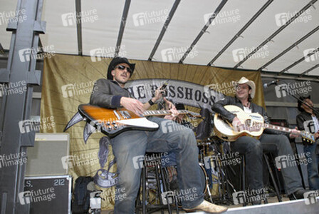 Stefan 'Russ T. Rocket' Buehler, Ansgar 'Frank Doe' Freyberg, Sascha 'Hoss Powers' Vollmer, André 'Guss Brooks' Neumann