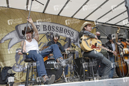 Alec 'Boss Burns' Völkel, Ansgar 'Frank Doe' Freyberg, Sascha 'Hoss Powers' Vollmer, André 'Guss Brooks' Neumann (The BossHoss)