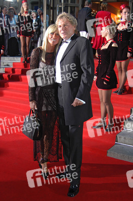 Bernhard Brink mit Begleitung