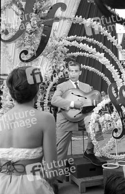 Rita Paul, Bully Buhlan