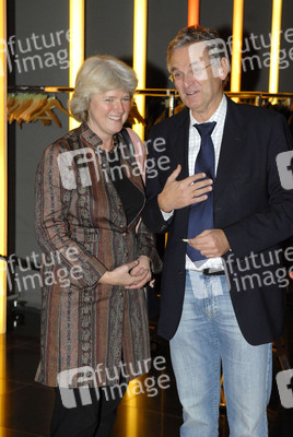 Monika Grütters mit Begleitung