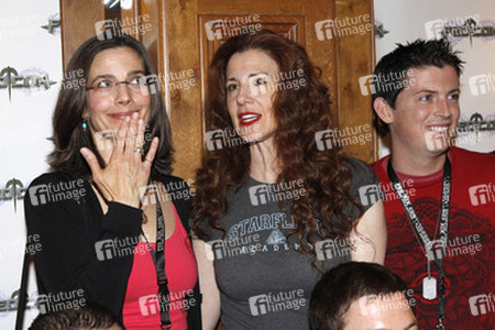 Terry Farrell, Suzie Plakson, Manu Intiraymi