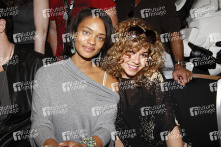 Kandyse McClure, Luciana Carro