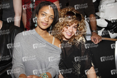 Kandyse McClure, Luciana Carro