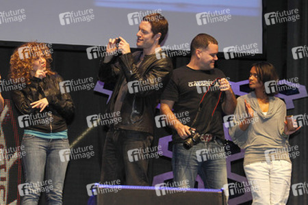 Luciana Carro, Tahmoh Penikett, Aaron Douglas, Kandyse McClure