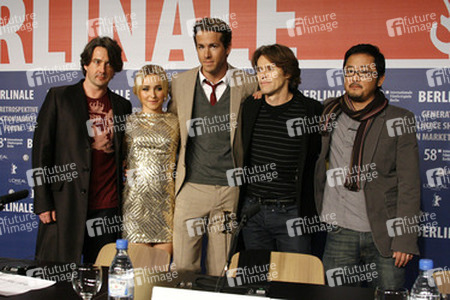 Marco Weber, Hayden Panettiere, Ryan Reynolds Willem Dafoe, Dennis Lee