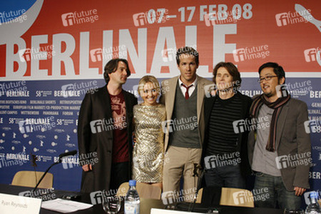 Marco Weber, Hayden Panettiere, Ryan Reynolds Willem Dafoe, Dennis Lee