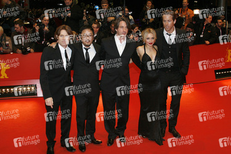 Willem Dafoe, Dennis Lee, Marco Weber, Hayden Panettiere, Ryan Reynolds
