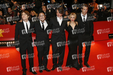 Willem Dafoe, Dennis Lee, Marco Weber, Hayden Panettiere, Ryan Reynolds