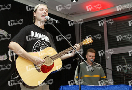 Nico Walser, Wolfgang Grieger