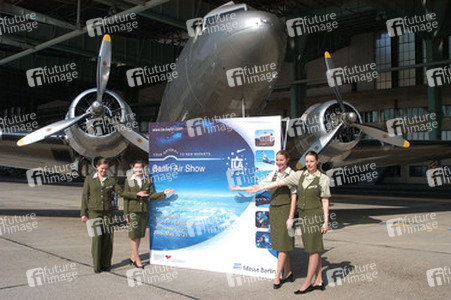 Rosinenbomber mit Stewardessen