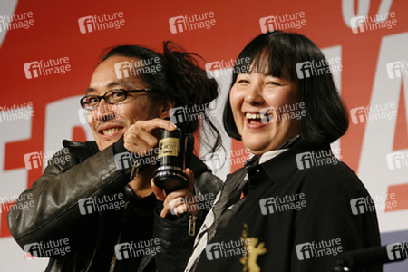 Izuru Kumasaka, Keiko Araki