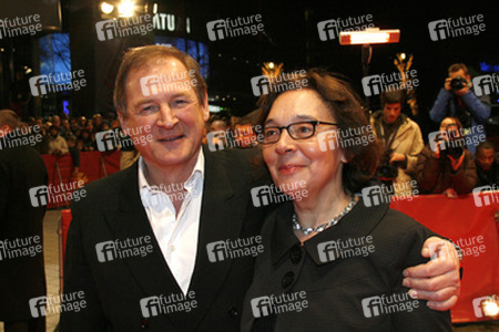 Burghart Klaußner mit Frau