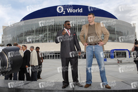 Samuel Peter, Vitali Klitschko