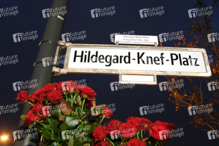 Straßenschild am Hildegard-Knef-Platz