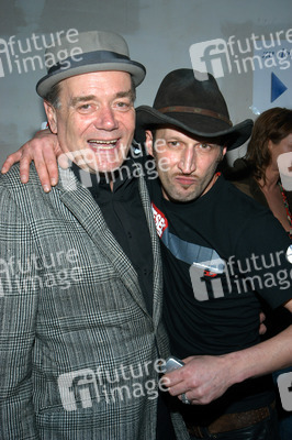 Eff Jott Krüger, Robert Viktor Minich