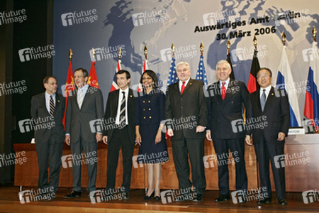 Xavier Solana (EU), Sergej Wiktorowitsch Lawrow (Russland), Philippe Douste-Blazy (Frankreich), Condoleeza Rice (USA), Frank-Walter Steinmeier (Deutschland), Jack Straw (Grossbritannien), Dai Bingguo (Vize-Außenminister der Volksrepublik China)