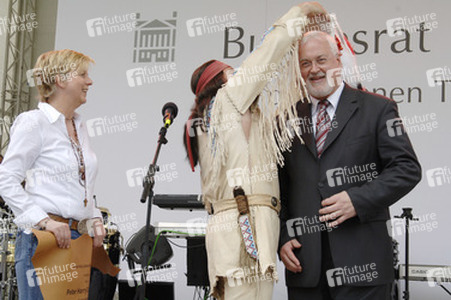 Ute Thienel, Peter Harry Carstensen, Gojko Mitic