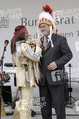 Gojko Mitic, Peter Harry Carstensen