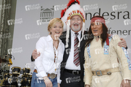 Ute Thienel, Peter Harry Carstensen, Gojko Mitic