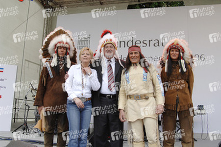 Ute Thienel, Peter Harry Carstensen, Gojko Mitic