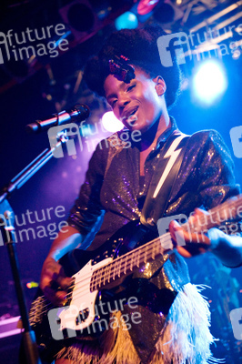 Shingai Shoniwa (Noisettes)