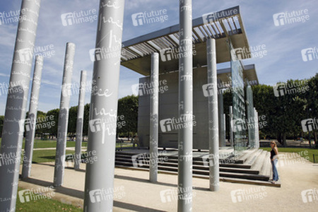 Friedensmahnmal im Champ de Mars