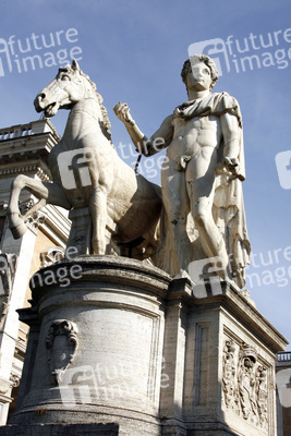 Statue am Aufgang zum Campidoglio / Kapitolsplatz