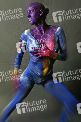 Frau in blauem Overall / Woman in blue overall