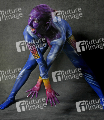 Frau in blauem Overall / Woman in blue overall