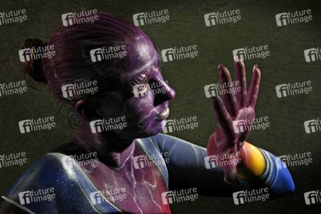 Frau in blauem Overall / Woman in blue overall