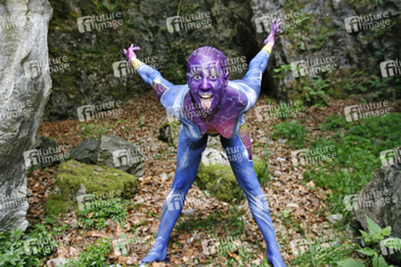 Frau in blauem Overall / Woman in blue overall