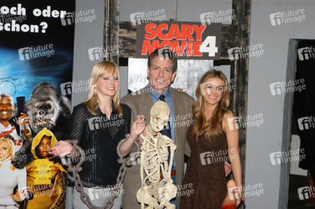 Anna Faris, David Zucker, Carmen Electra