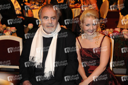 Maximilian Schell mit Begleitung