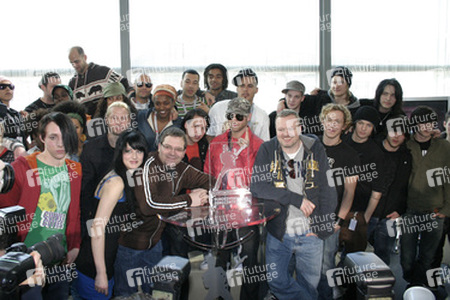 Stefan Raab mit Elton und den Teilnehmern am Bundesvision Songcontest