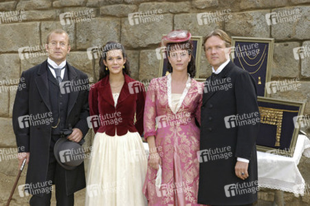 Heino Ferch als Heinrich Schliemann, Mélanie Doutey als Sophia Schliemann, Claudia Michelsen als Michaela Neumann, Justus von Dohnányi als Oskar Neumann