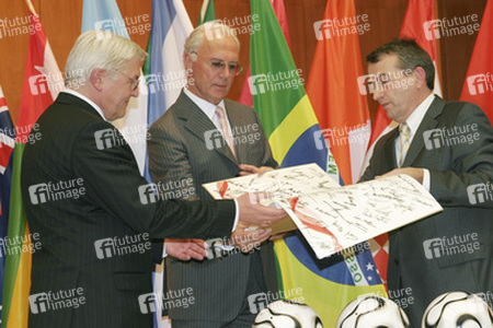 Frank-Walter Steinmeier, Franz Beckenbauer, Wolfgang Niersbach