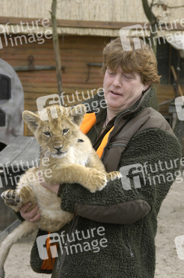 Gerhard Harsch mit Löwe Borani