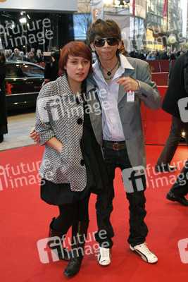 Daniela Valentine, Juan Carlos Lara