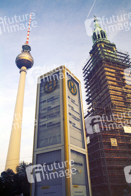 Fernsehturm, Marienkirche, Bushaltesäule