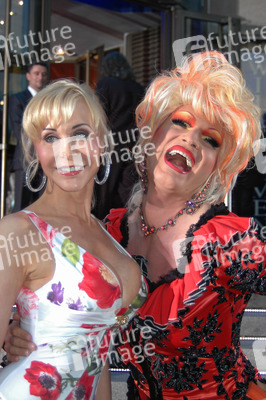 Dolly Buster, Olivia Jones