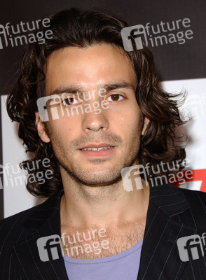 Santiago Cabrera