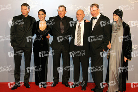 Mads Mikkelsen, Caterina Murino, Daniel Craig, Martin Campbell, Ludger Pistor, Veruschka von Lehndorff