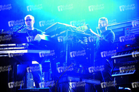 Tom Rowlands, Ed Simons