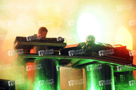 Tom Rowlands, Ed Simons