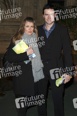 Richard Armitage mit Begleitung